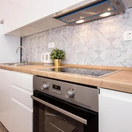 Urban 2 Apartment Split